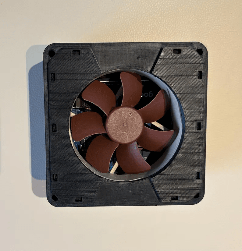 Noctua A12x25 — front view